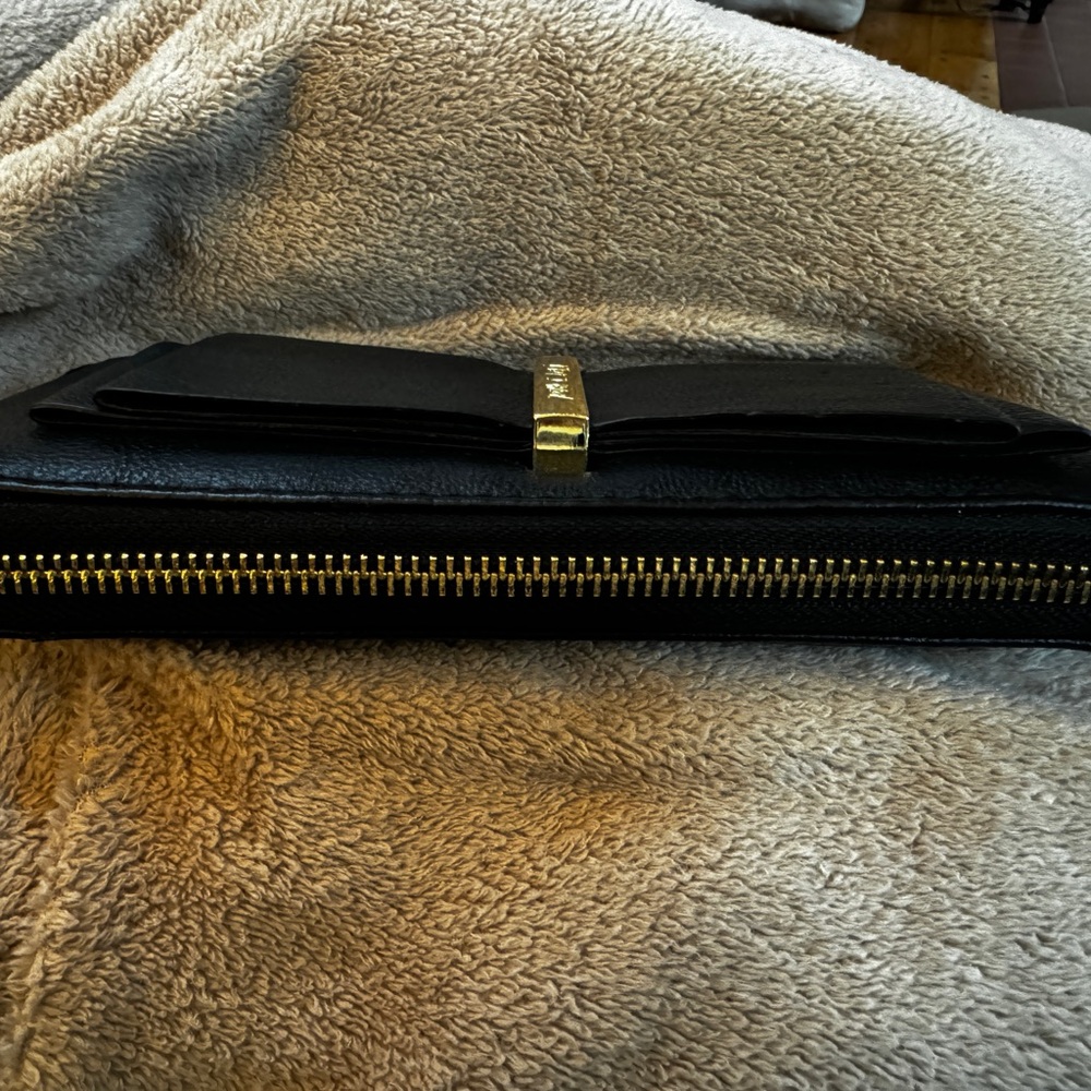 BETSY JOHNSON Wristlet Clutch Wallet w removable strap. Zipper Closure N… - Picture 7 of 10